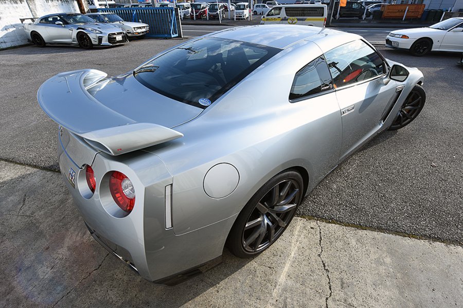 [Sold]R35 Silver Basic #1 – TOPSECRET