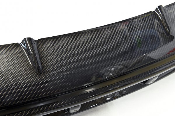 20210622-r35-carbon-intake-grill-3
