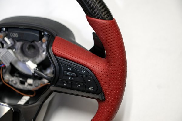 20221201-r35-my17-steering-wheel-03