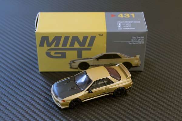 20230226-mini-gt-gold-01